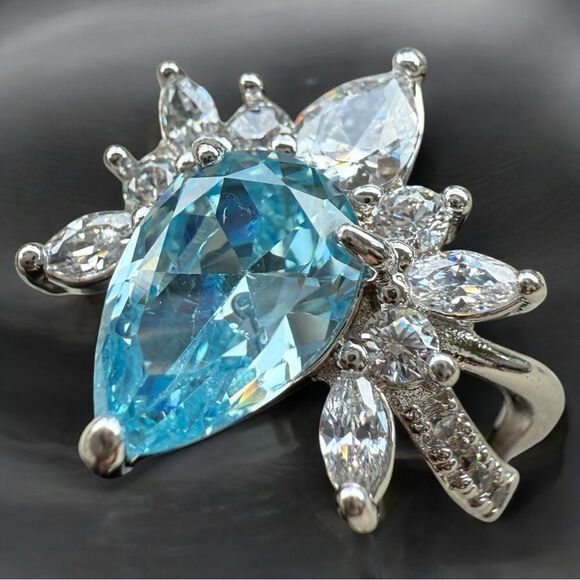 Ring Bomb Party Blue Teardrop CZ Ring Size 6 Glam Statement Sparkle - Picture 16 of 17